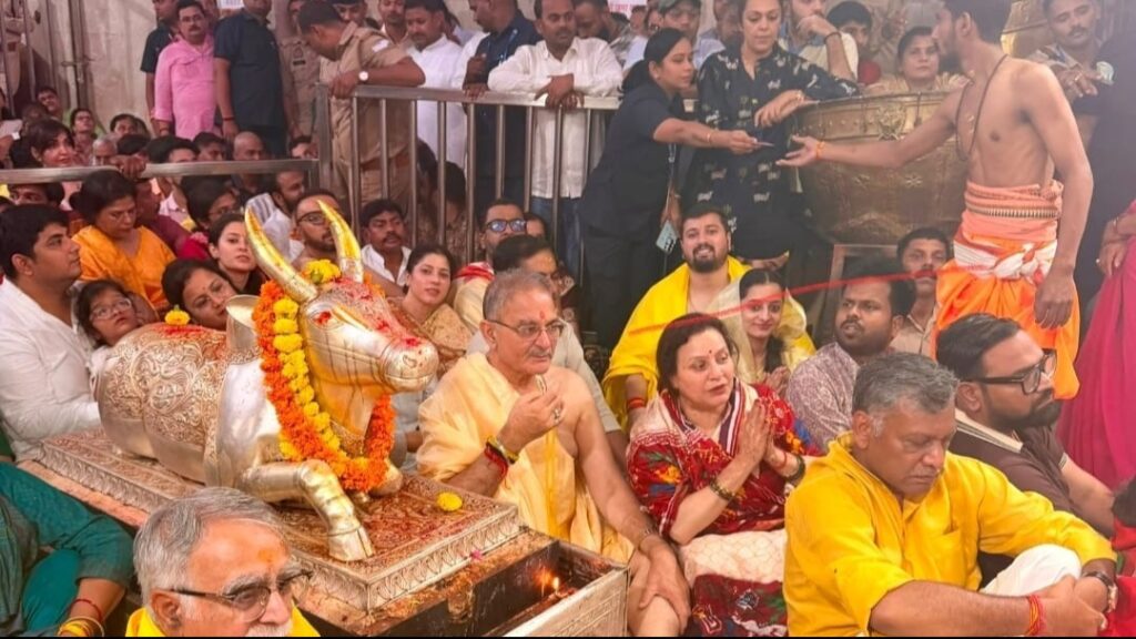 Governor offers prayers at Mahakaleshwar, Kal Bhairav and Mangalnath temples Governor offers prayers at Mahakaleshwar, Kal Bhairav and Mangalnath temples HIMACHAL HEADLINES