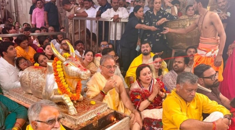 Governor offers prayers at Mahakaleshwar, Kal Bhairav and Mangalnath temples Governor offers prayers at Mahakaleshwar, Kal Bhairav and Mangalnath temples HIMACHAL HEADLINES