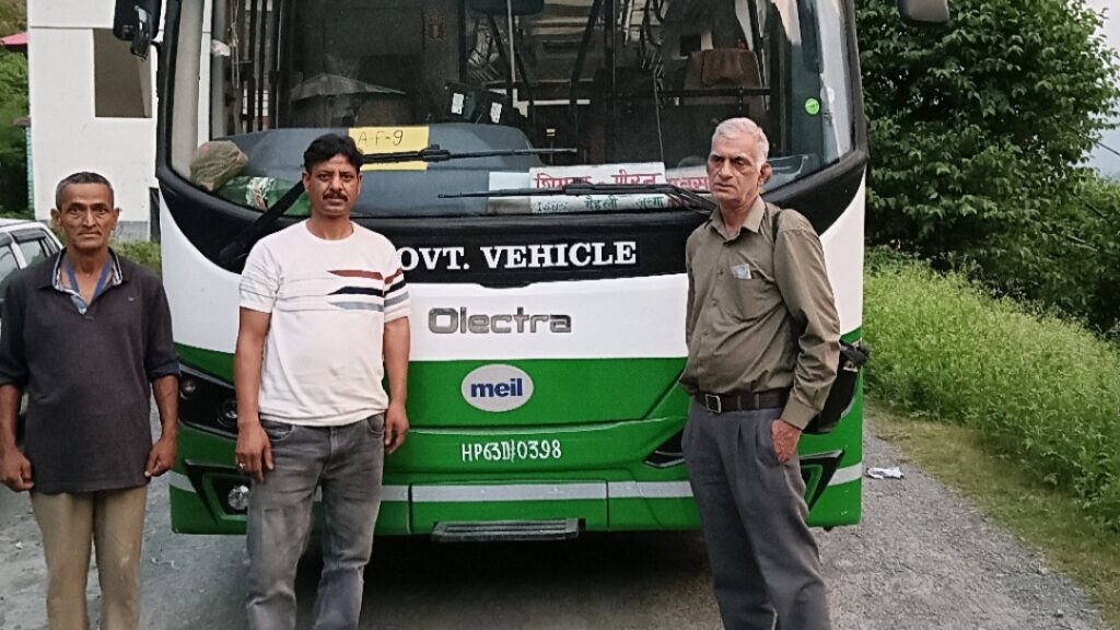 Shimla Peeran e-bus service starts, diesel savings of Rs 2800 Shimla Peeran e-bus service starts, diesel savings of Rs 2800 HIMACHAL HEADLINES