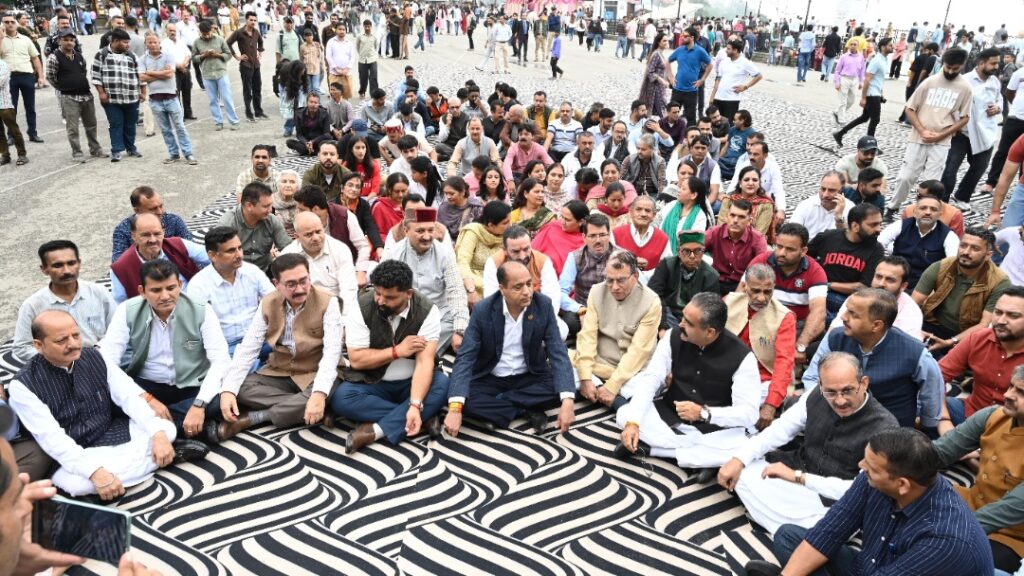 BJP counter-protest continued for an hour and a half at the Ridge ground BJP counter-protest continued for an hour and a half at the Ridge ground HIMACHAL HEADLINES