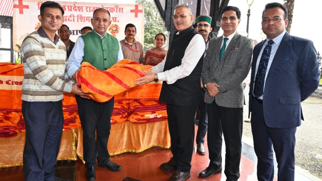 Governor distributes blankets for pediatric ward of IGMC Shimla HIMACHAL HEADLINES