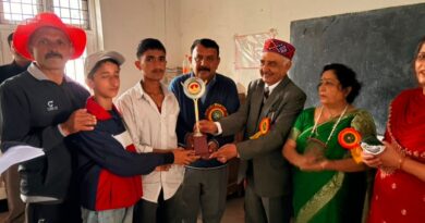 Baldeniya School became the best winner in the Under-19 student category HIMACHAL HEADLINES