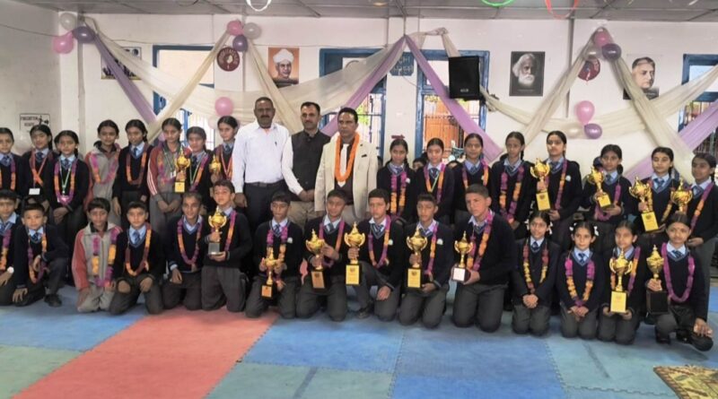 Mashobra School hoisted its flag by winning 14 trophies HIMACHAL HEADLINES