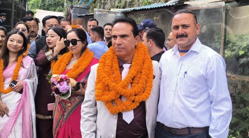 Principal Banwari Lal Keshav retires after 31 years of dedicated service HIMACHAL HEADLINES