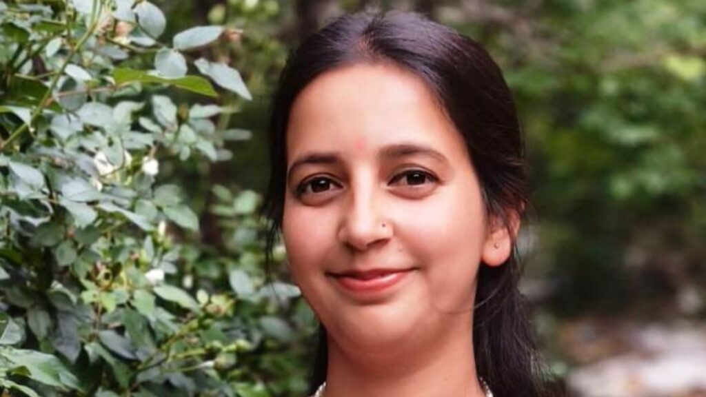 Neelam of Chikhar created a new chapter of success in CBSE HIMACHAL HEADLINES