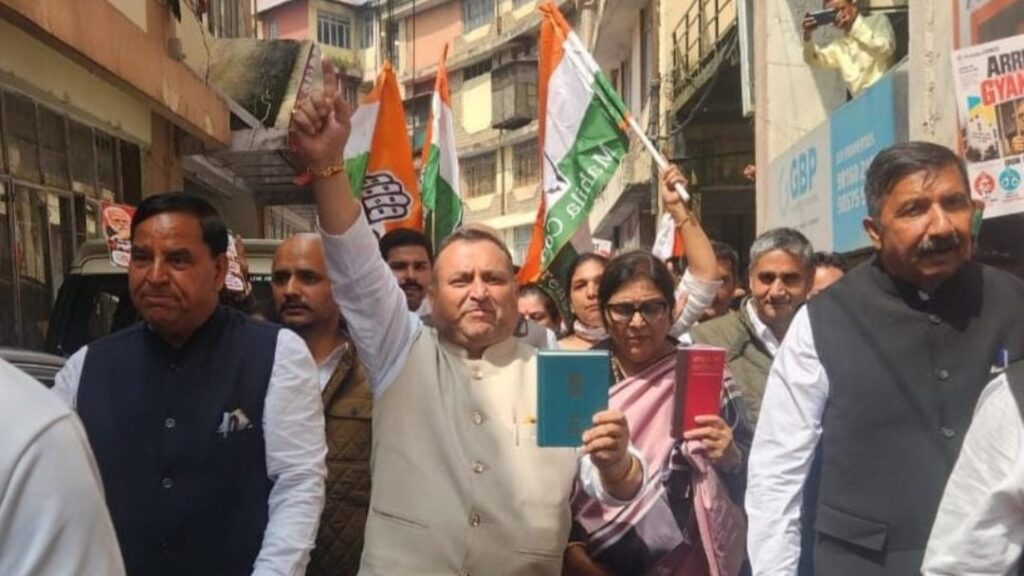 Congress workers staged protest outside State Election Commission office against CEC HIMACHAL HEADLINES