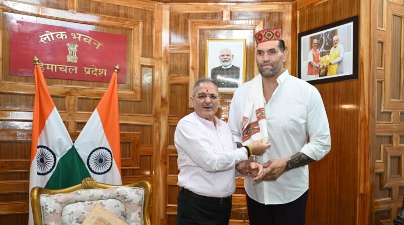 ‘The Great Khali’ pays courtesy visit to Governor HIMACHAL HEADLINES
