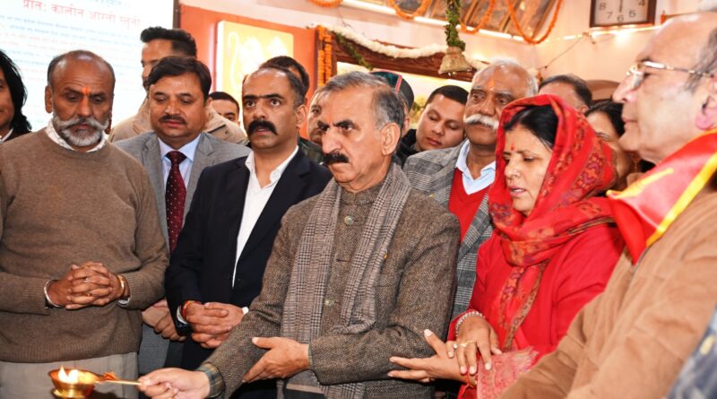 Sukhu offers prayers at Jakhu Temple on Dussehra HIMACHAL HEADLINES