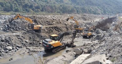 Concrete in the River: Kullu Residents Challenge NHAI's Retaining Wall in the Beas HIMACHAL HEADLINES