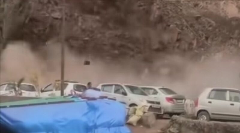 Landslide Scare on Dhalli–Sanjauli Bypass Revives Safety Concerns Over Shimla’s Vulnerable Route HIMACHAL HEADLINES