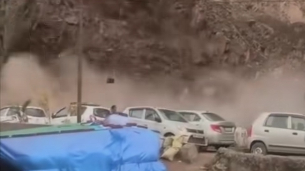 Landslide Scare on Dhalli–Sanjauli Bypass Revives Safety Concerns Over Shimla’s Vulnerable Route Landslide Scare on Dhalli–Sanjauli Bypass Revives Safety Concerns Over Shimla’s Vulnerable Route HIMACHAL HEADLINES
