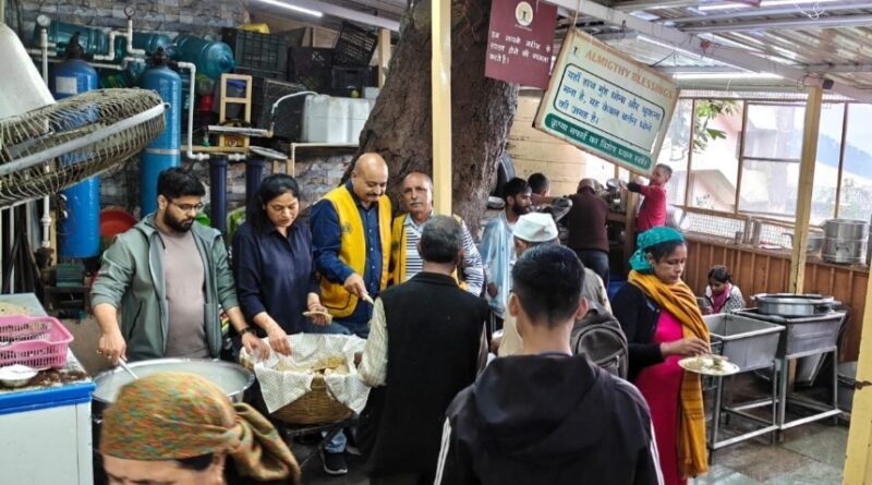 Lions Club Shimla Serves Breakfast and Lunch to Over 1,200 Patients and Attendants at IGMC