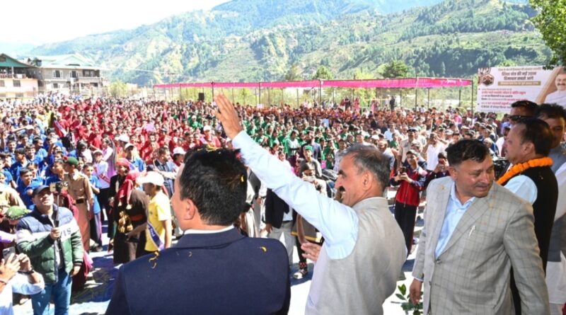 Sukhu flags off anti-chitta rally in Rohru