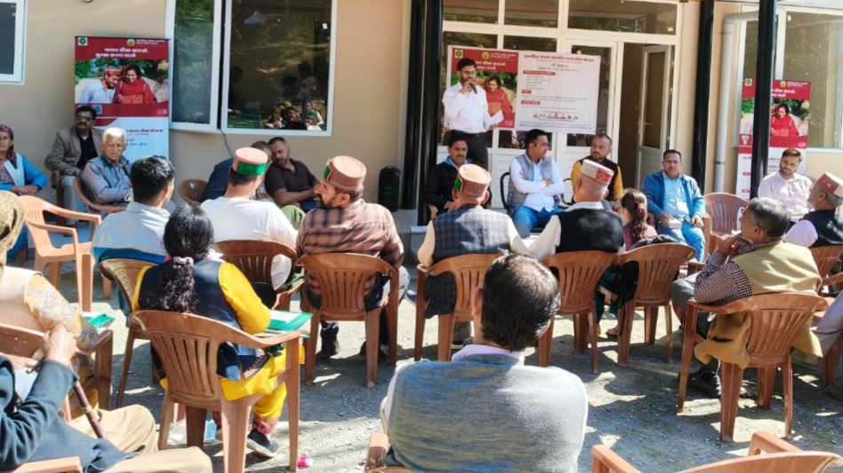 Tips on crop insurance and modern horticulture given to farmers in Darbhog HIMACHAL HEADLINES