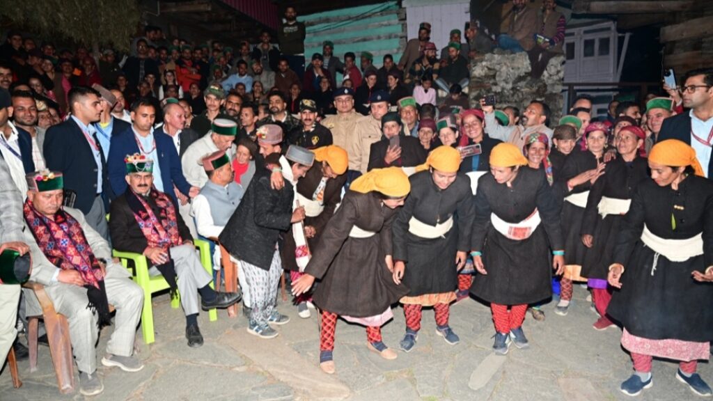 Sukhu stays overnight in Bhatwari under the ‘Sarkar Gaon Ke Dwar’ program HIMACHAL HEADLINES