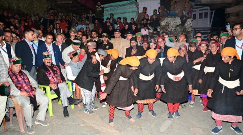 Sukhu stays overnight in Bhatwari under the ‘Sarkar Gaon Ke Dwar’ program