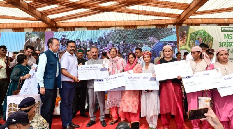 Sukhu distributes Rs. 5.78 crore to 1471 beneficiaries HIMACHAL HEADLINES