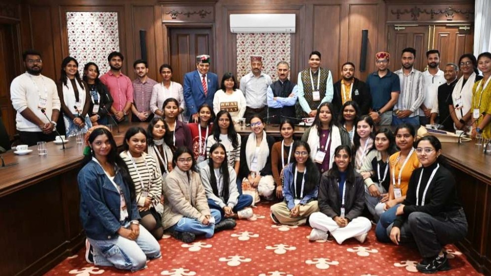 47 students from Odisha call on Chief Minister 47 students from Odisha call on Chief Minister HIMACHAL HEADLINES