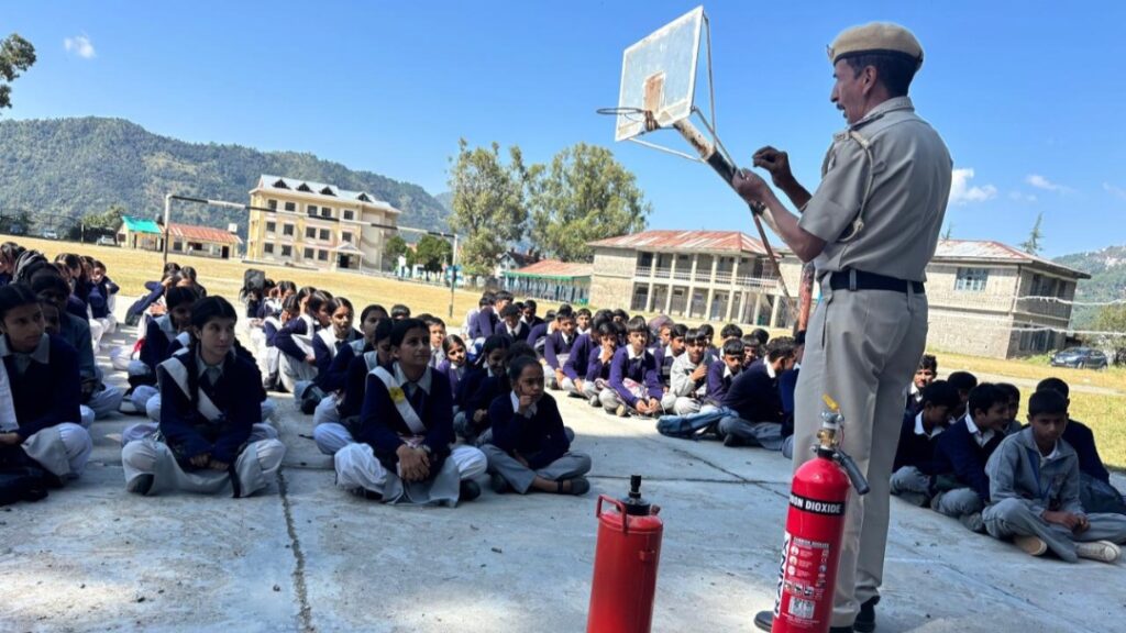 Junga school students learn disaster prevention techniques HIMACHAL HEADLINES