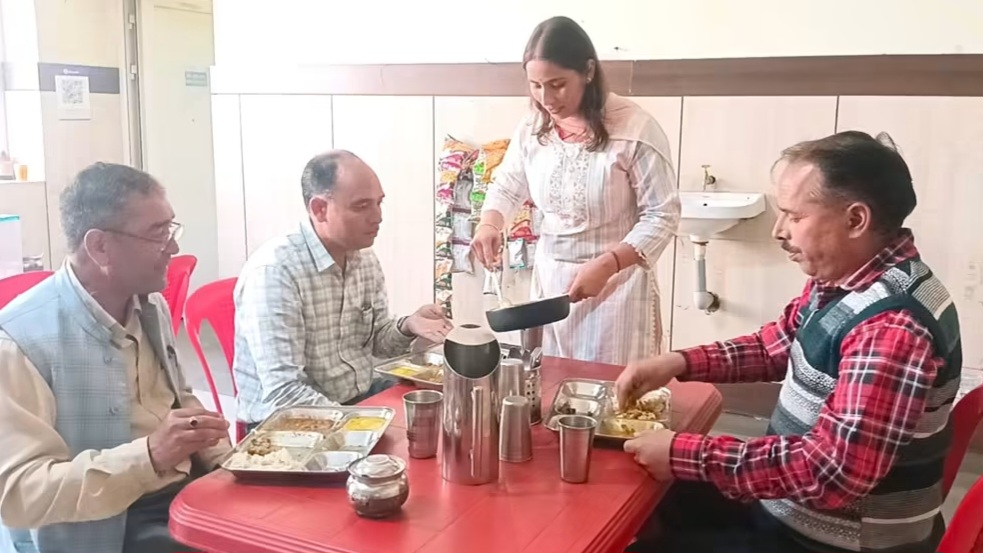 Aarti Kumari: From a Canteen to Self-Reliance Aarti Kumari: From a Canteen to Self-Reliance HIMACHAL HEADLINES