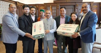 Sukhu launches naturally produced 'Pangi Apple' brand HIMACHAL HEADLINES